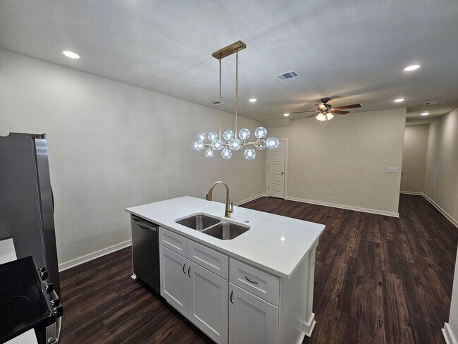 Foto del edificio - Brand New Town-home in the Heart of Denver...