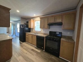 Building Photo - 404 Romeo Dr