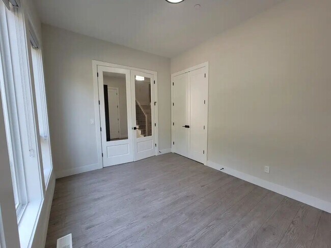 Building Photo - 4500 Stephen Leacock Dr