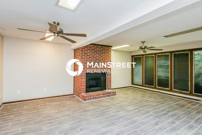 Building Photo - 3 Bedroom Pet-Friendly Home in Gainesville...
