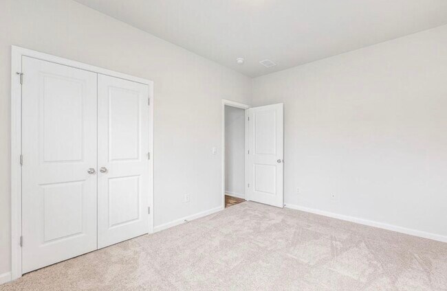 Foto del edificio - 620 Ladywood Dr