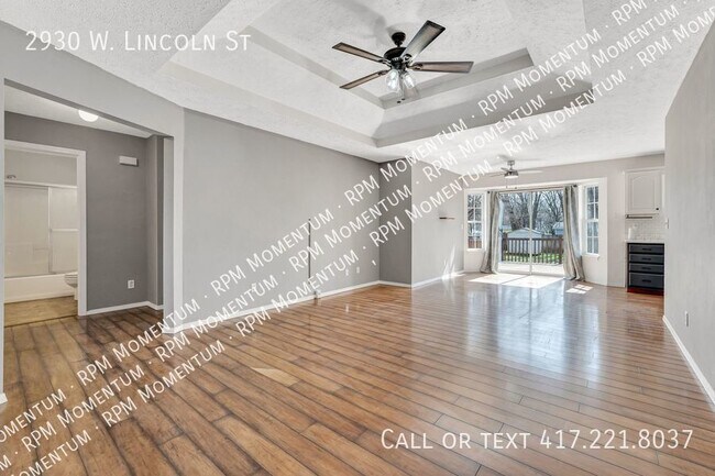 Building Photo - CUTE 3 BEDROOM/2 BATH  1 CAR GARAGE HOME!