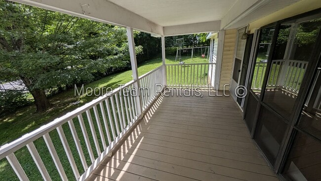 Building Photo - 3/2 Country Double Wide
