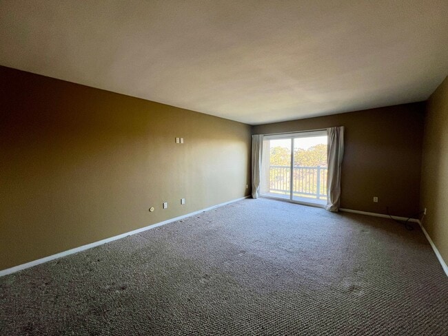 Building Photo - Spacious 1BR Condo in the Heart of Normal Heights – Prime Location + Parking! (Pre-leasing! Move ...