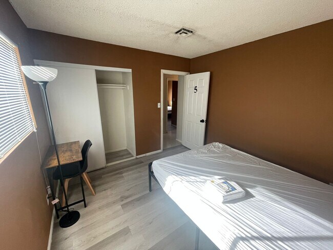 Foto del edificio - 3817 E Clear Lake Ct