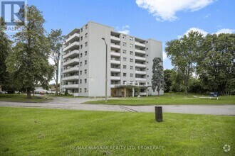 Building Photo - 6320-6320 Valley Wy