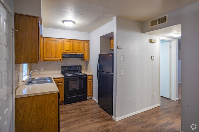 Mansion West - Kitchen - Mansion West