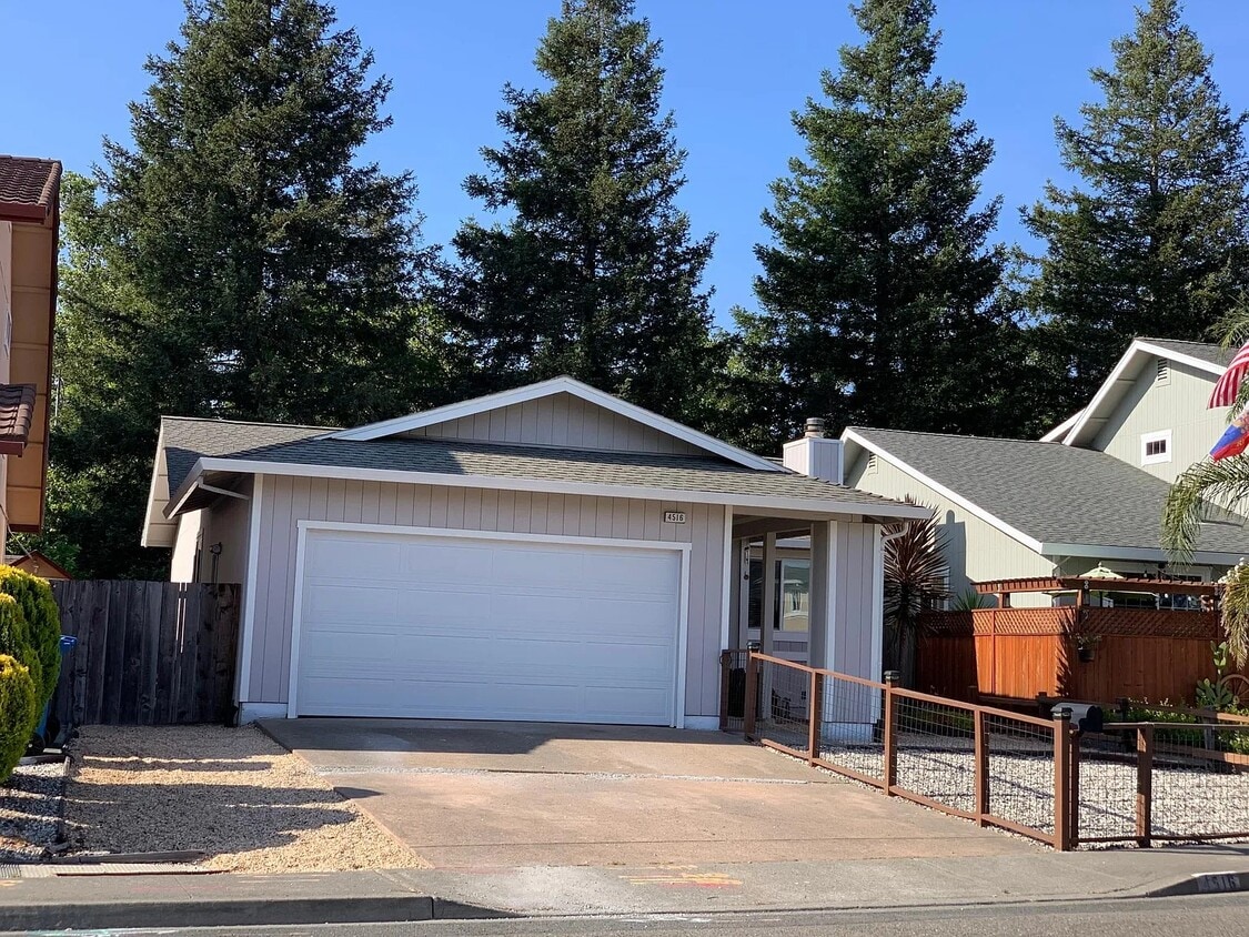 Foto principal - 4516 Harmony Pl