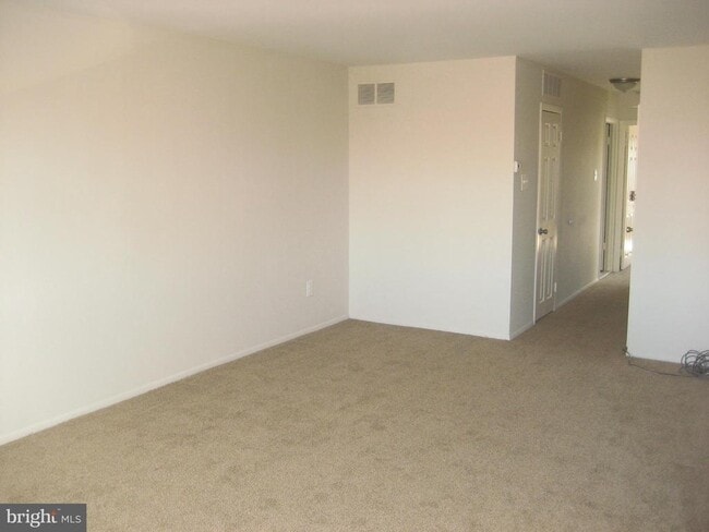Building Photo - 7913 Fairfield St