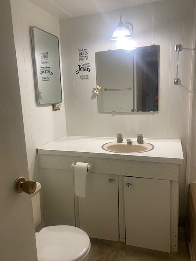 Foto del edificio - Cozy 3 Bedroom 1 Bathroom Trailer Home!!!