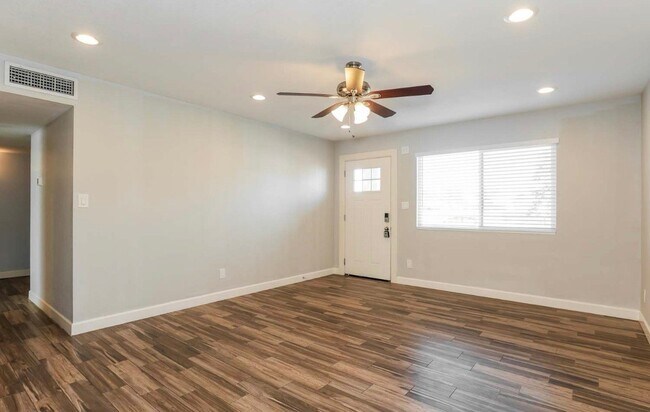 Foto del edificio - 6103 S Parkside Dr