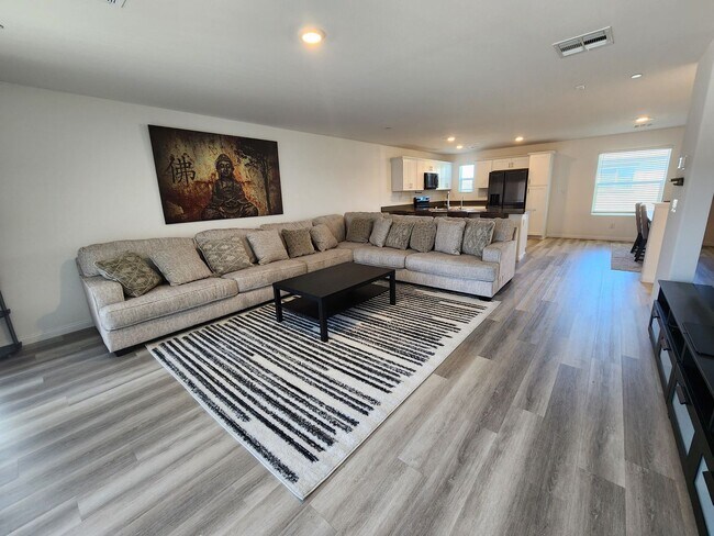 Foto del edificio - Charming 3BR/2.5BA Home in Las Vegas – Uti...