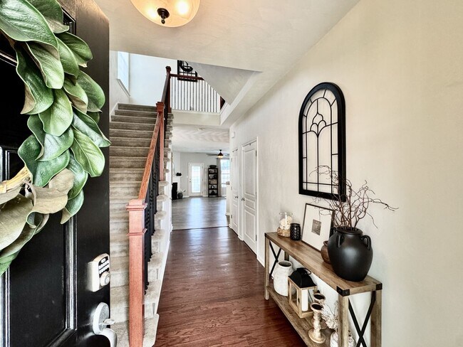 Foto del edificio - First-Time Rental, Available July 1st! Attached Garage - 2 Primary Suites - Pet-Friendly (Under 4...