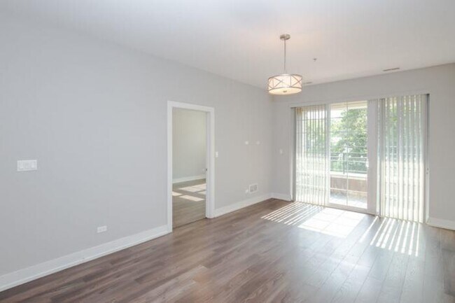 Building Photo - 1 bedroom in Glenview IL 60025