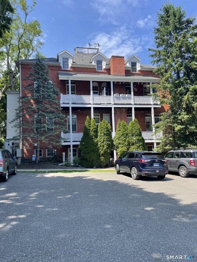 Foto del edificio - 9 Nashville Rd