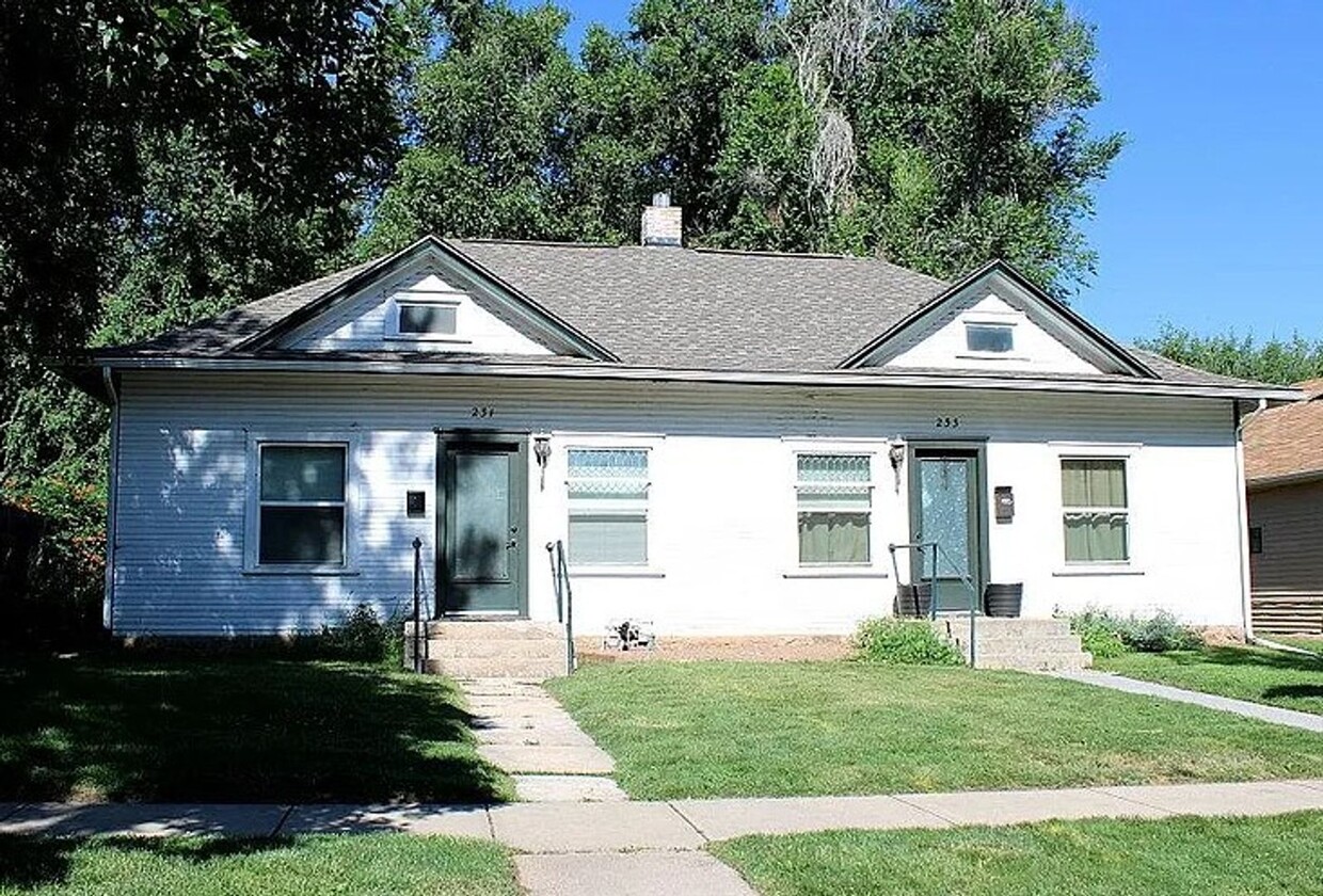 Foto principal - 1 Bed 1 Bath Duplex in North Fort Collins!