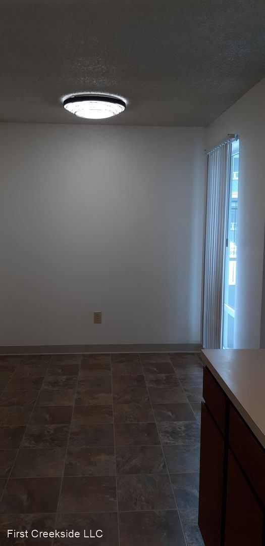 Foto del edificio - 1650 Mowry Square