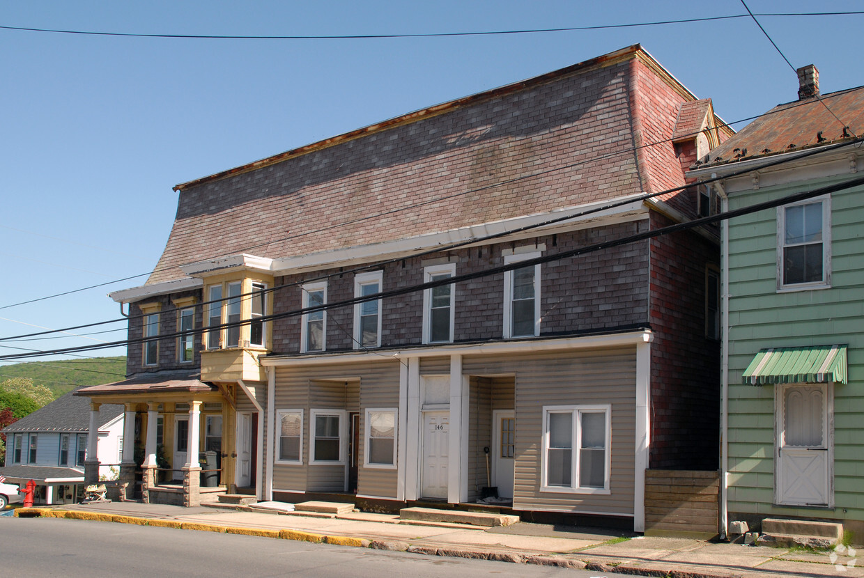 Building Photo - 152 E Market St