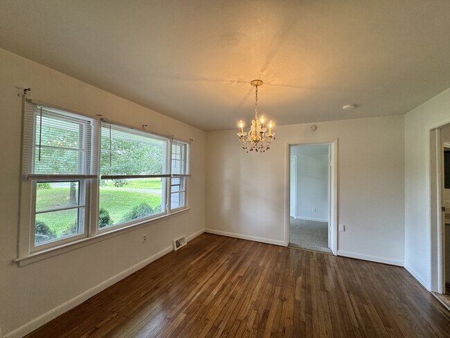 Foto del edificio - 218 Edgewood Dr
