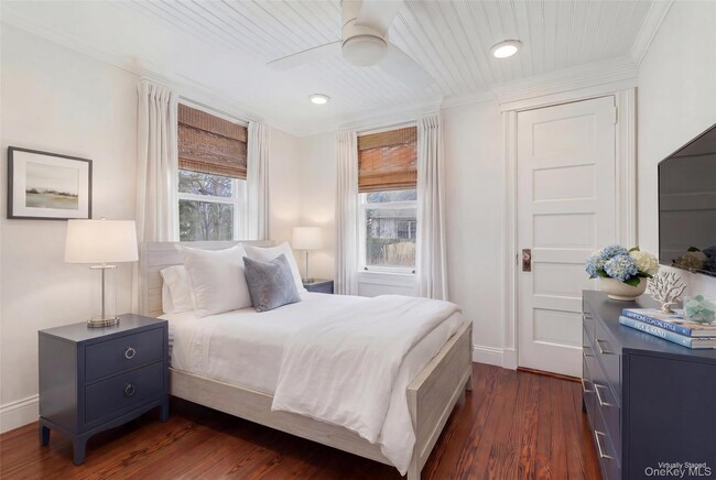 Building Photo - 424 Main St