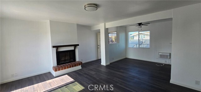Building Photo - 840 S Anaheim Blvd
