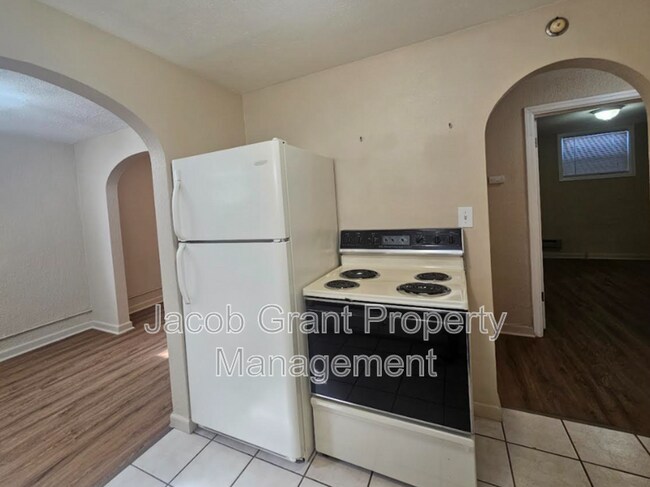 Foto del edificio - 1020 Lake Ave