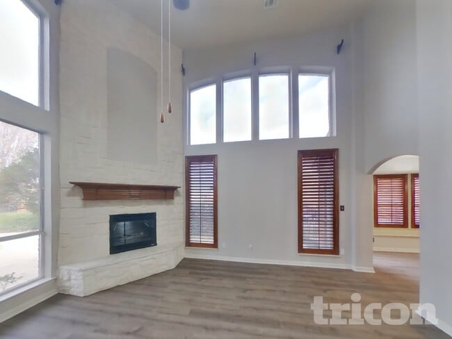 Building Photo - 10601 Waterview Pkwy