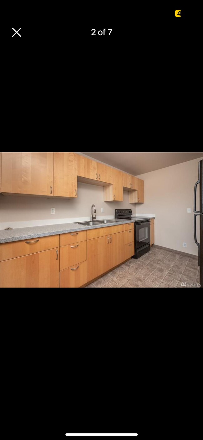 Building Photo - 1705 Redwood St