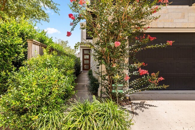 Foto del edificio - 9914 Brickhouse Dr