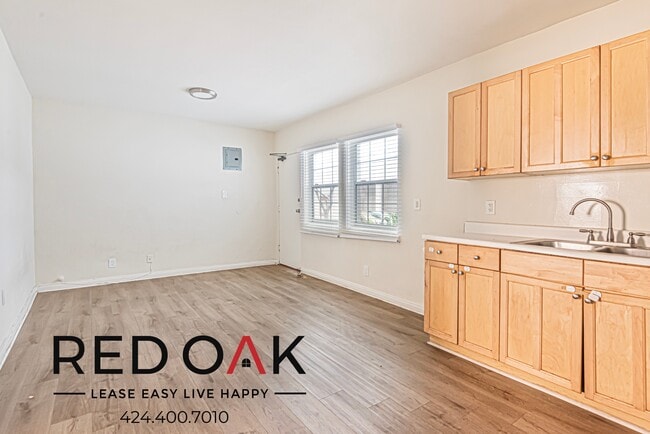 Foto del edificio - 615 N Rossmore Ave