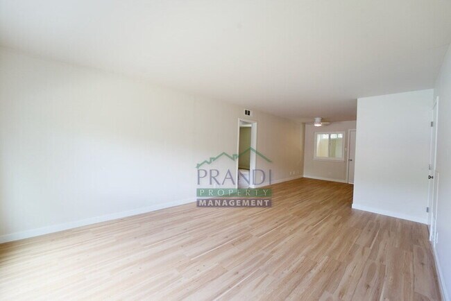 Foto del edificio - 1032 Los Gamos Rd