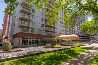 Building Photo - Mountbatten