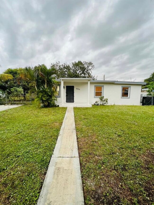 Photo - 2335 W Bunche Park Dr House
