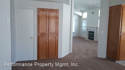 Building Photo - 3 br, 2 bath House - 216 W. El Paso Ave.