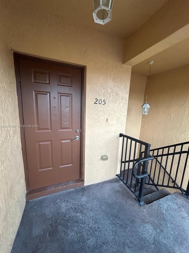 Foto del edificio - 1650 NE 33rd Ave