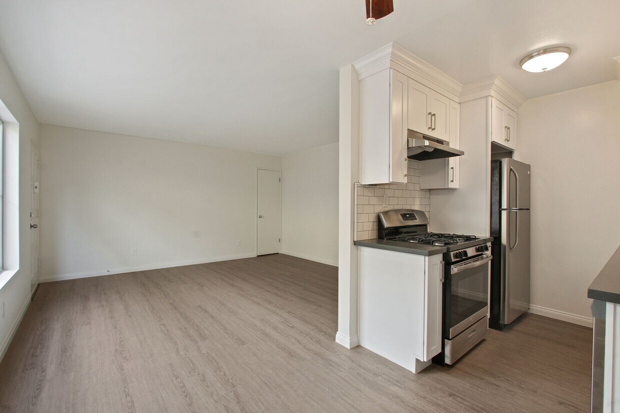Foto del edificio - 848 7th Street in Santa Monica - steps to Montana Ave!