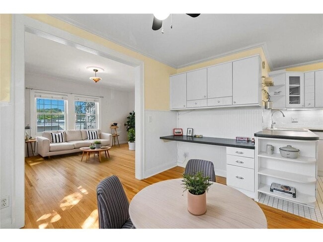 Foto del edificio - 2739 Girard Ave S