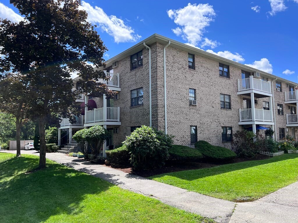 12 Kenmar Dr Unit 96, Billerica, MA 01821 Room for Rent in Billerica