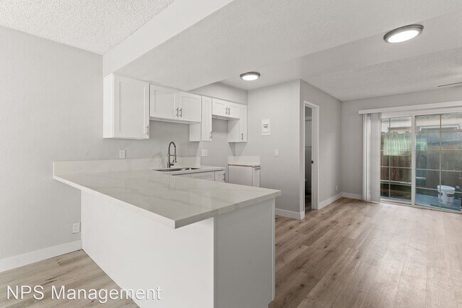 Foto del edificio - 2 br, 1.5 bath Apartment - 1012 Mission Dr...