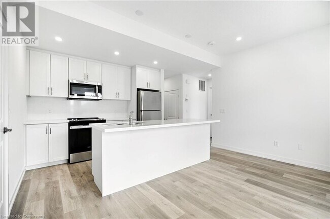 Building Photo - 203 Burke St