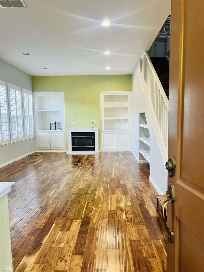 Building Photo - 3 br, 2.5 bath House - 5202 Armani Court
