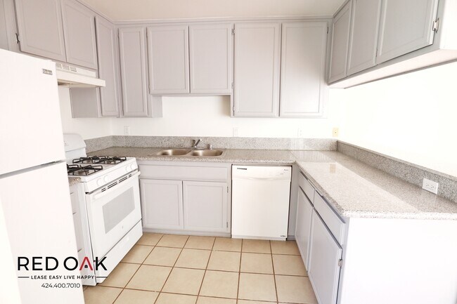 Foto del edificio - 3751 Jasmine Ave