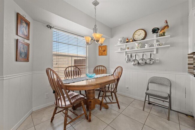 Foto del edificio - 2712 Thrushwood Dr