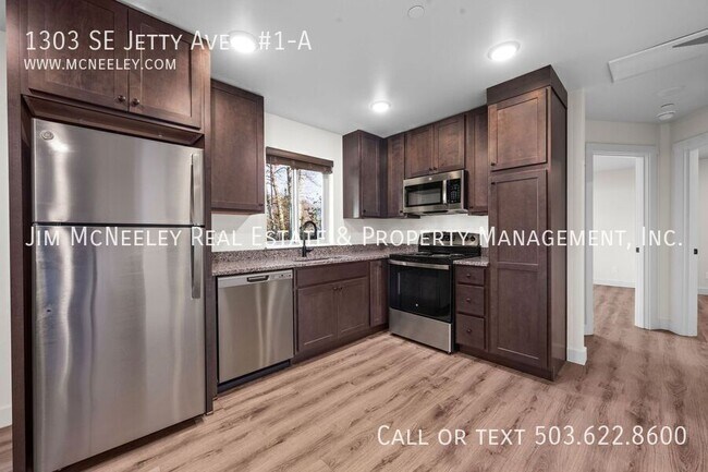 Foto del edificio - 1303 SE Jetty Ave
