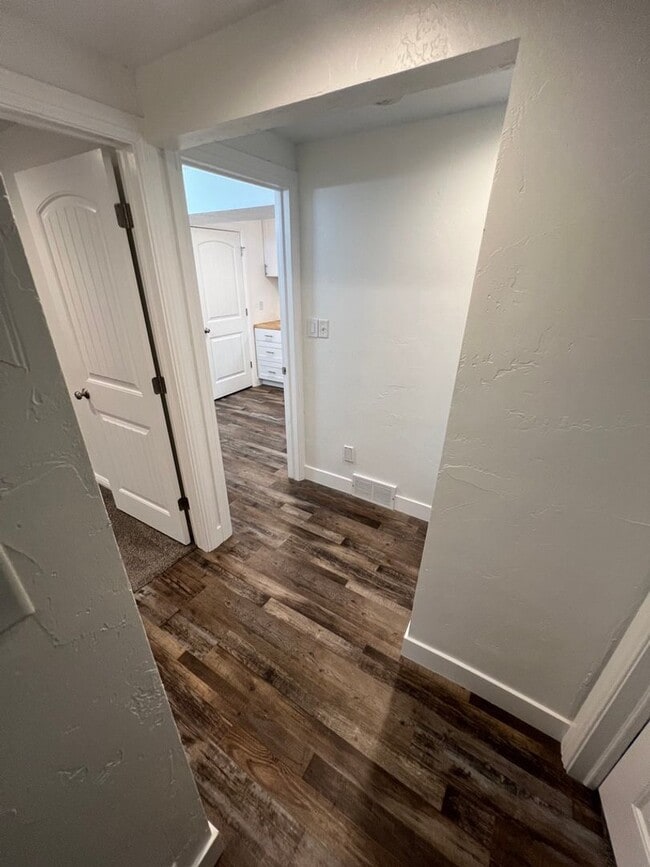 Building Photo - 424 W 1700 N