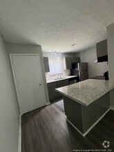 Building Photo - 927 Applewood Ln