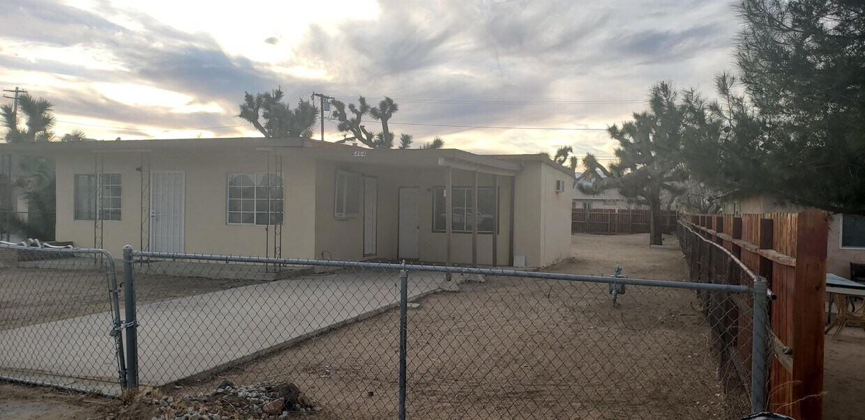 Primary Photo - 6464 Balboa Ave