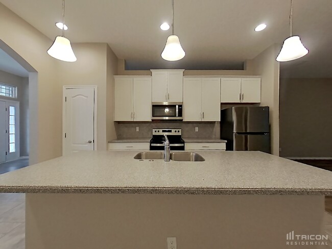 Building Photo - 12131 Rouen Cove Dr
