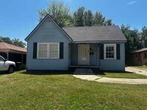 Building Photo - 127 E Olive St