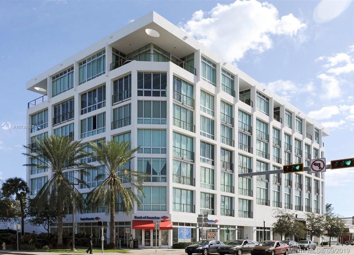 Foto principal - 8101 Biscayne Blvd